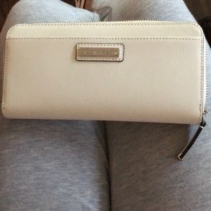 Calvin Klein Zip Wallet (Ivory/Cream)